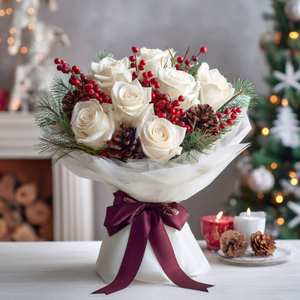 Christmas White Rose Bouquet – Ivory & Crimson Holiday Serenity